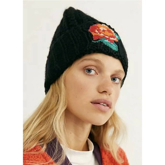 🆕Free People Everything Rosy Beanie Hat, NWT - Picture 1 of 4
